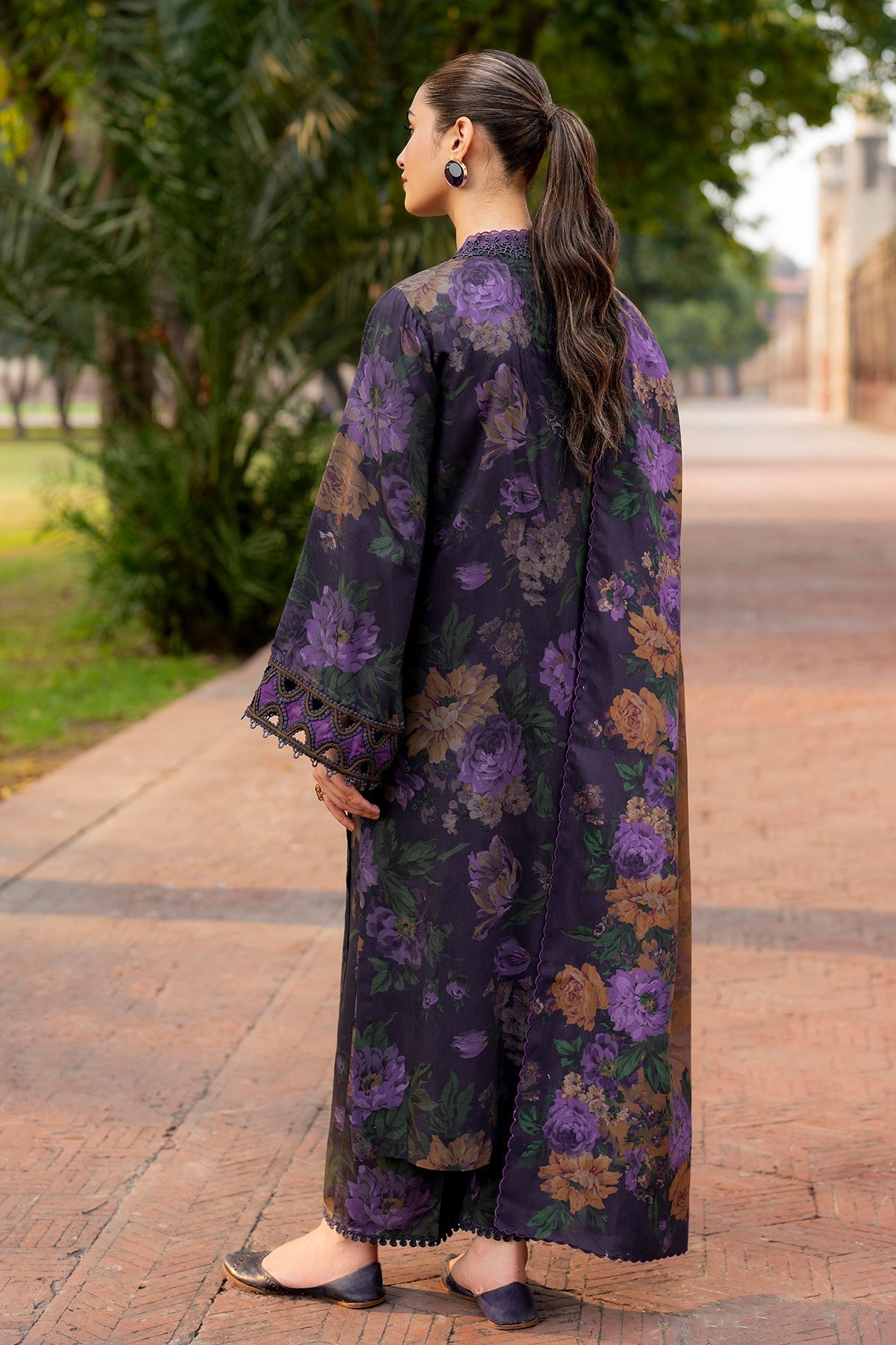 BAROQUE 3PC KARANDI PRINTED SHIRT WITH KARANDI PRINTED DUAPTTA AND TROUSER-830