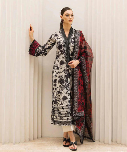 ZAINAB CHOTTANI 3PC KARANDI PRINTED SHIRT WITH KARANDI PRINTED DUAPTTA-816