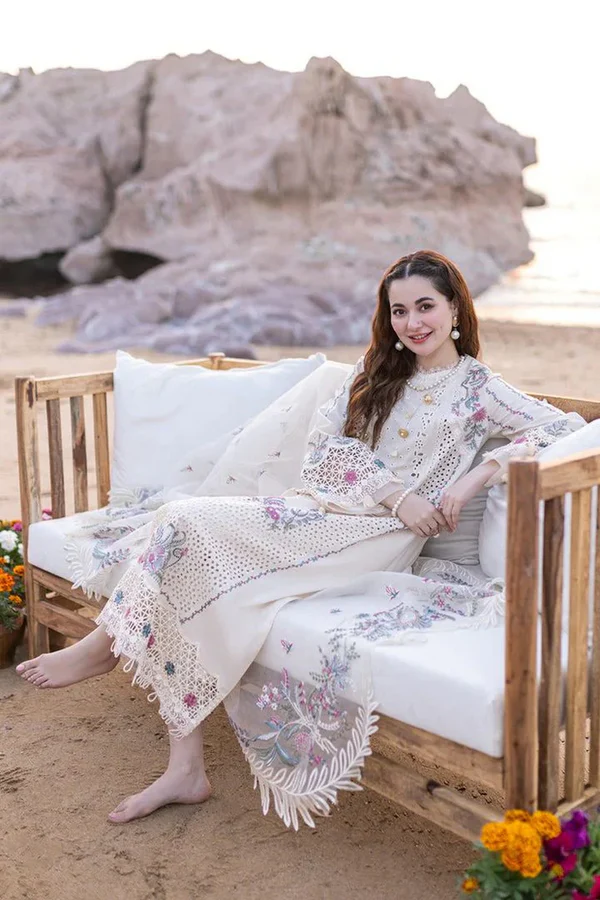 QALAMKAR 3PC Lawn Embroidered Shirt With Organza Embroidered Dupatta- 1050