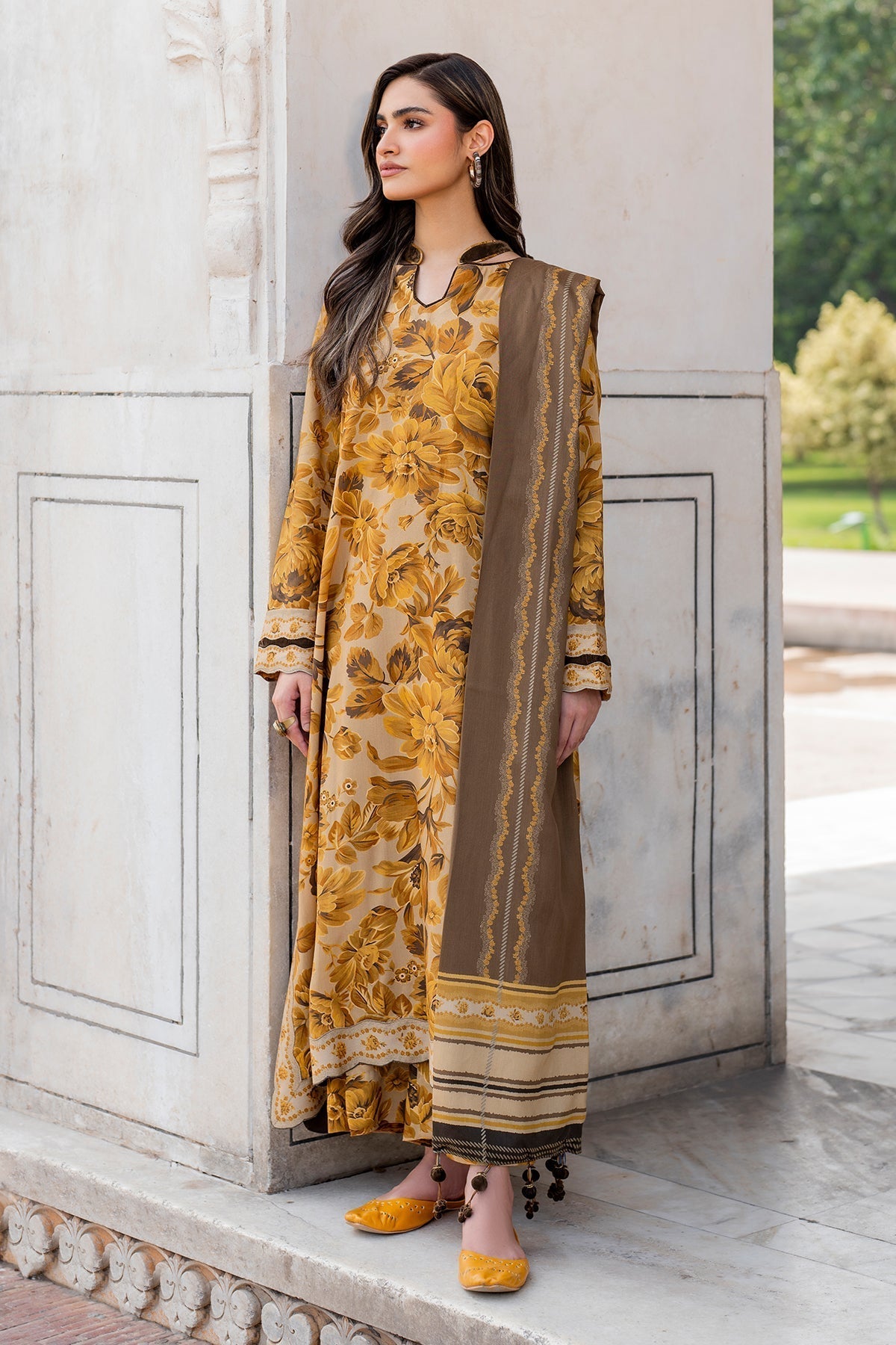 BAROQUE 3PC KARANDI PRINTED SHIRT WITH KARANDI PRINTED DUAPTTA AND TROUSER-836