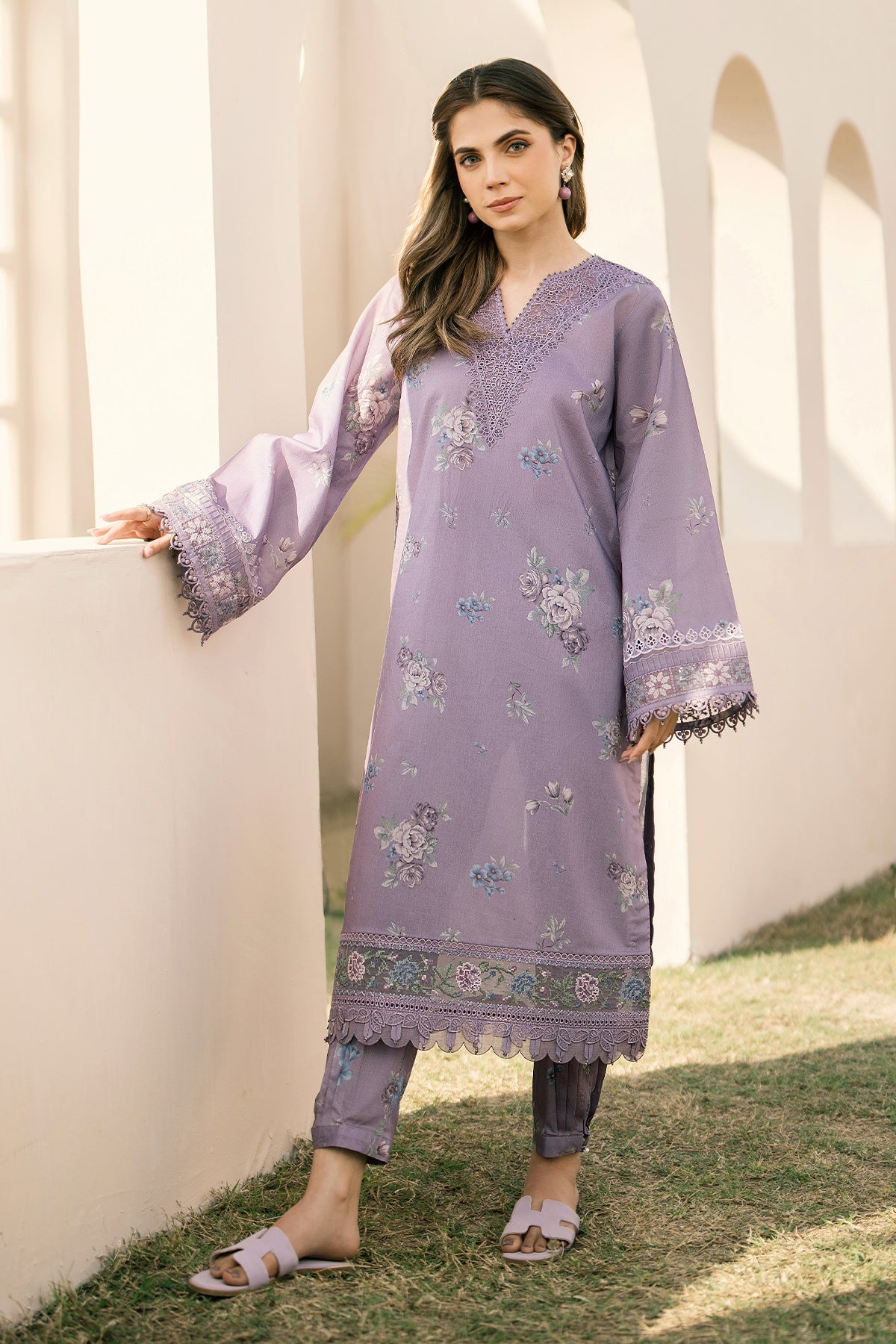 BAROQUE 3PC KARANDI PRINTED SHIRT WITH KARANDI PRINTED DUAPTTA AND TROUSER-835