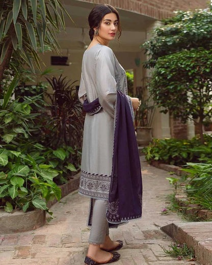 Jazmin Lawn-3PC Embroidered with Chiffon Embroidered Dupatta-1117