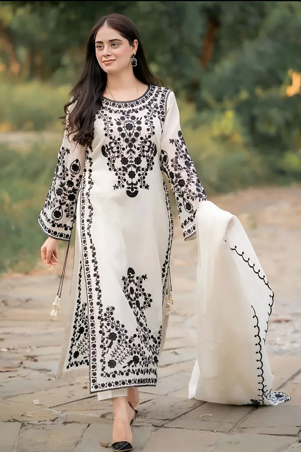 Jazmin Lawn 3PC Embroidered With Chiffon Embroidered Dupatta-1031